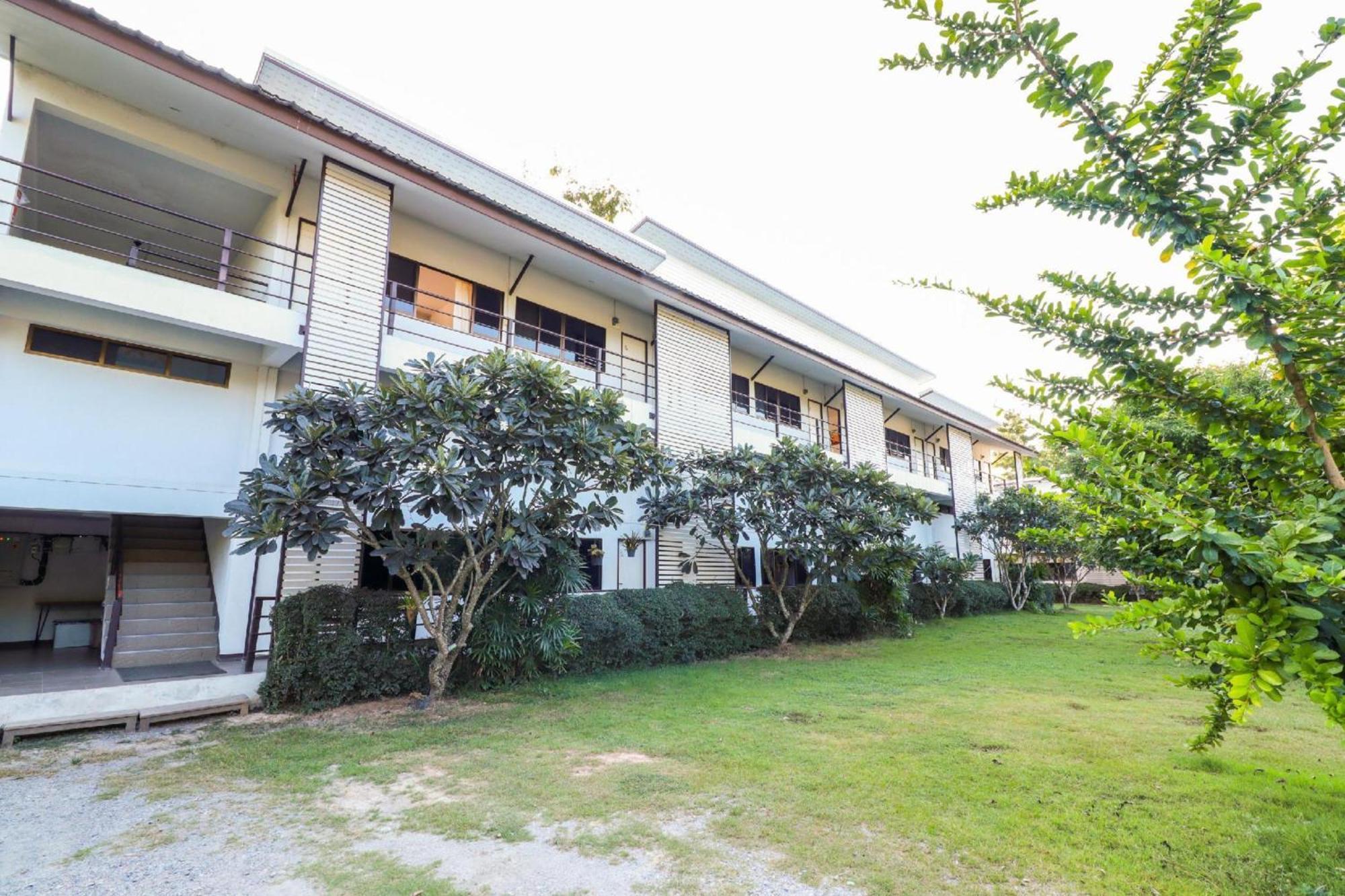 Dnk Baan Suan Hotel Lamphun Luaran gambar