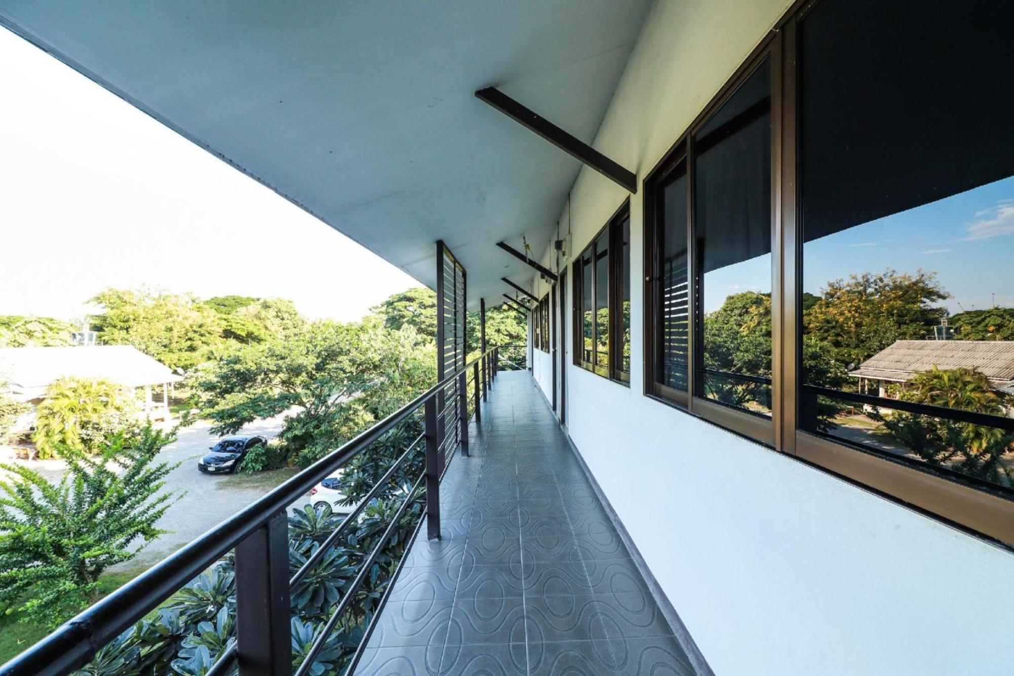 Dnk Baan Suan Hotel Lamphun Luaran gambar
